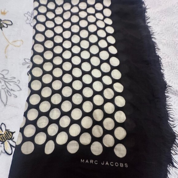 Marc Jacobs Polka Dot Scarf – White & Black ⚪️⚫️ - Picture 12 of 13